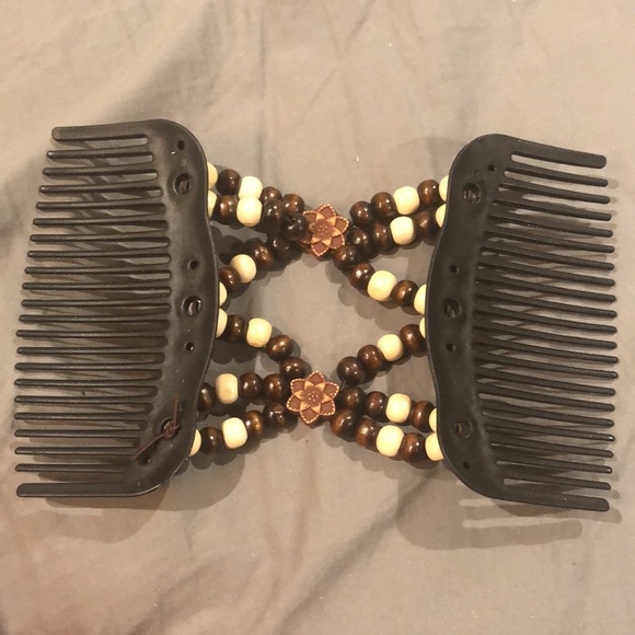 🐝Hair comb with beads. FREE🐝with any $35+ order (before tax etc) - Picture 2 of 5